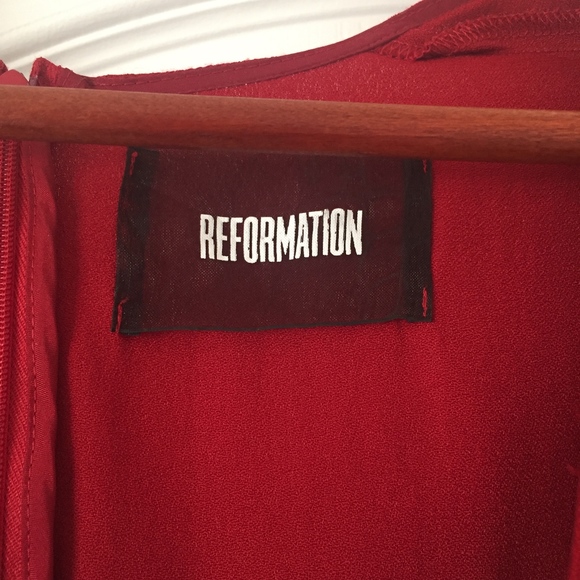 Reformation Tunisia Red Short Wrap Dress Size 6 - Picture 3 of 5